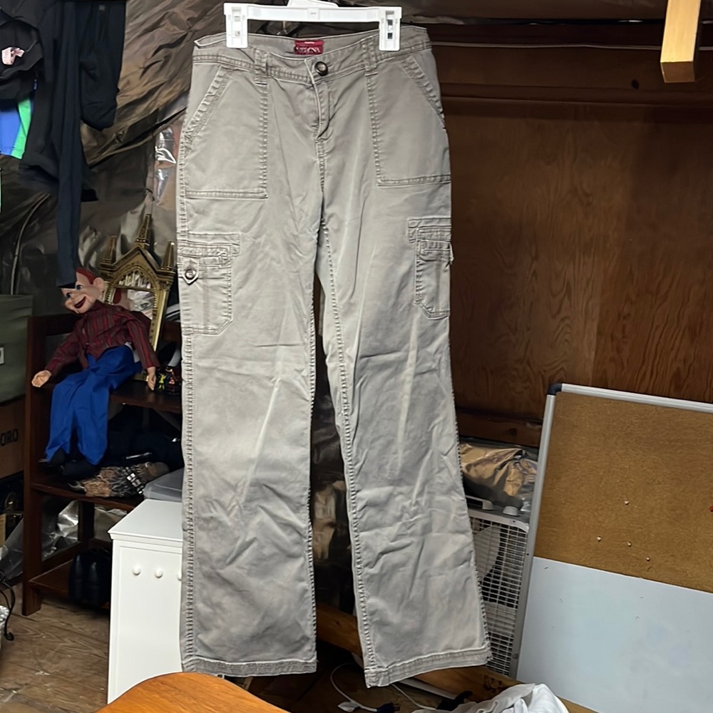 Women’s size 2 gray flare jeans with pockets
